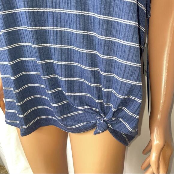 Juniors' Plus Size top SO Knot Front Double V Tank size 
2X, Blue Striped NEW - Picture 9 of 9